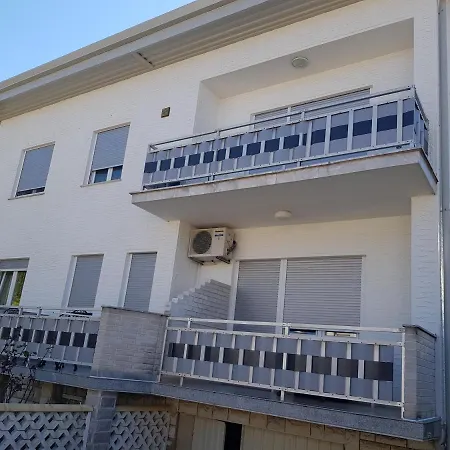 Hana Apartment *